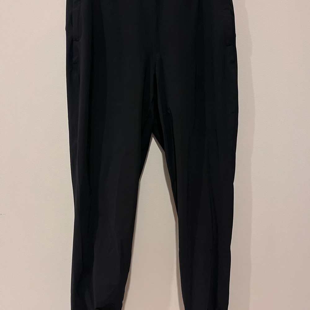 Lululemon Women’s Black lightweight Joggers
